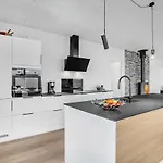 3 Bedroom Awesome In *