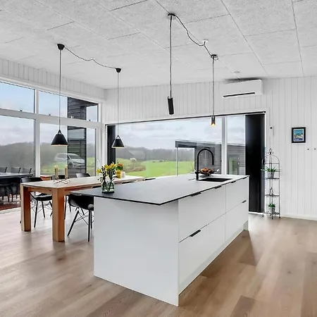 3 Bedroom Awesome In Feriehus