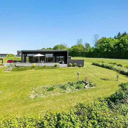 3 Bedroom Awesome In Feriehus